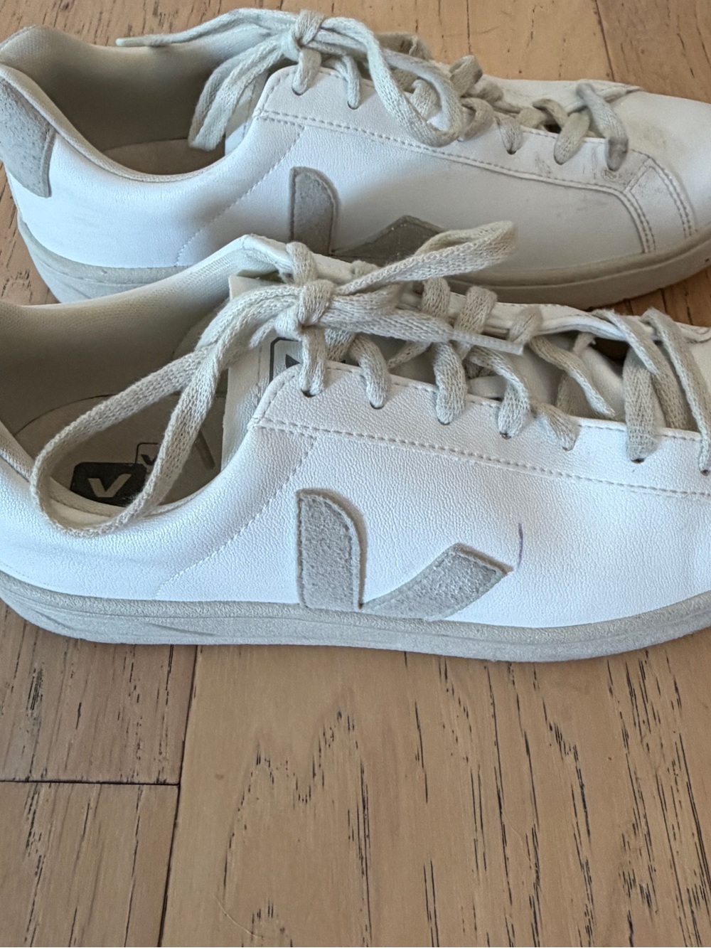 Veja Women’s White and Light Gray Low-Top Sneaker - Picture 8 of 8